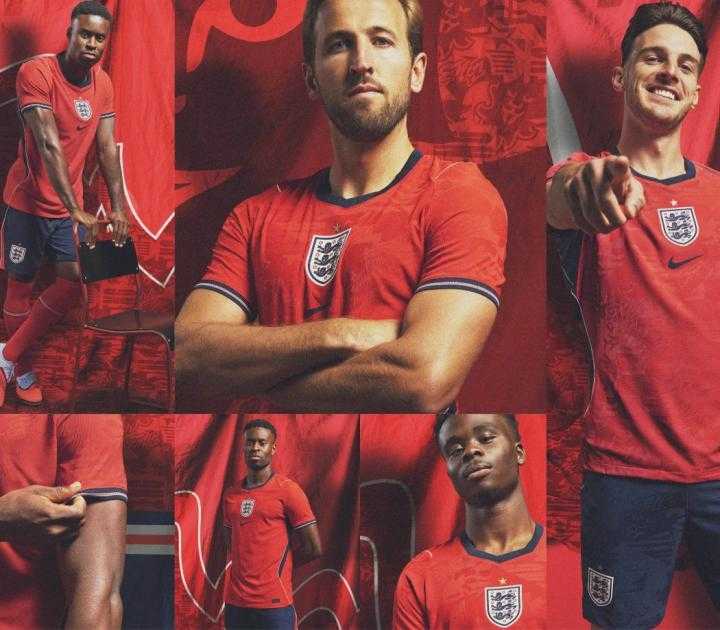  英格兰队2026世界杯球衣正式亮相，主场经典白色延续传统；客场大胆采用红色上衣搭配海军蓝短裤，彰显新时代自信风貌。 体育新闻