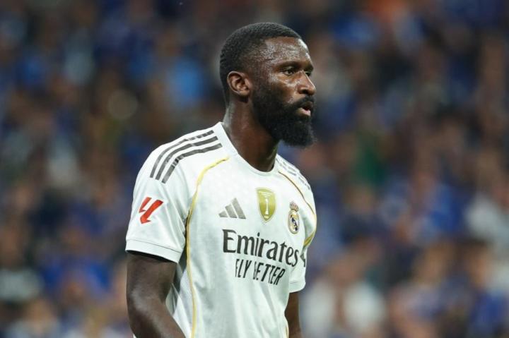  世体报道透露，皇马计划为吕迪格提供一年期新合同；薪资待遇将出现明显调整。 体育新闻