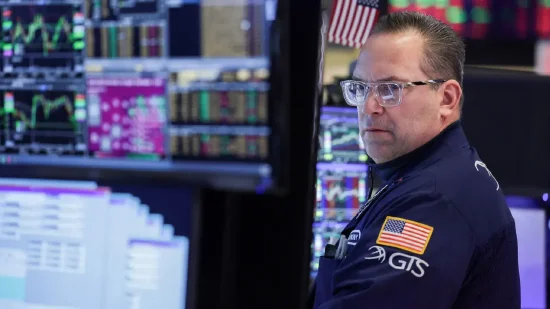 焦虑与盲从：市场在和平幻觉下的非理性狂欢 股票财经