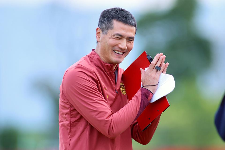 国足执教逻辑演变:邵佳一的战术纪律与库拉索备战解析 体育新闻