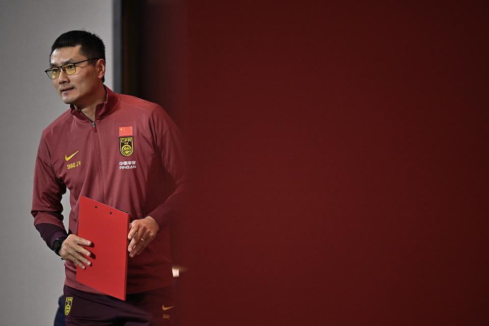 国足执教逻辑演变:邵佳一的战术纪律与库拉索备战解析 体育新闻