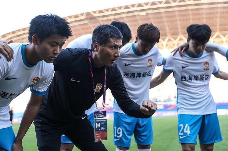  数万小时的战术演练与现实差距：揭秘足球长跑背后的破局机制 体育新闻